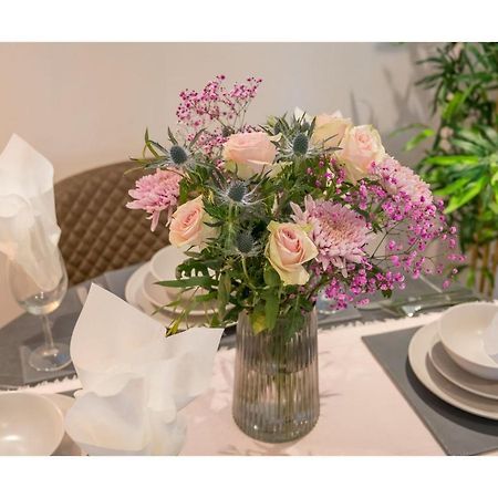 Central Belfast Apartments Belfast Work-Rest-Play R&R Eksteriør bilde